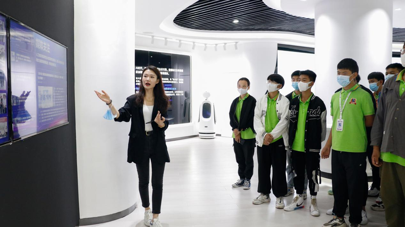 ְҵ�����·�չ���������»���δ���ְҵ�������ľ�����