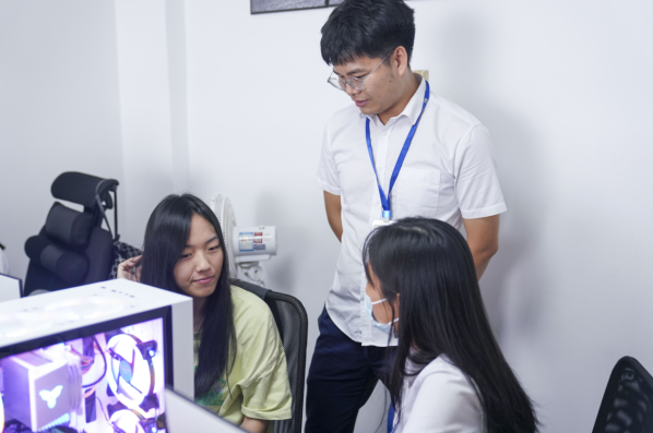 ��ϵѧ�ӣ������»��طþ�ҵѧ�Ӽ�֤�ɳ�