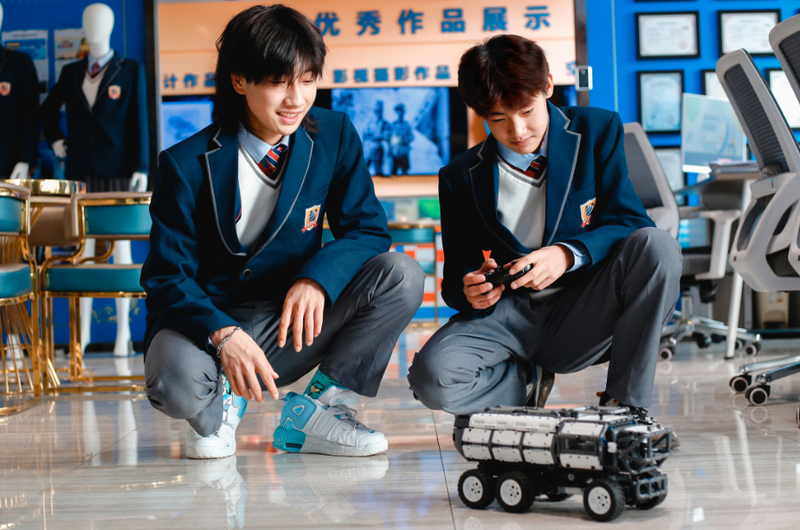 �ոߺ�ְУ�к����� ѡ��ְУ��ʵ���������