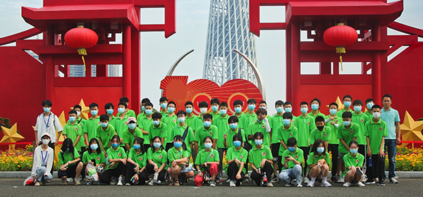 �»��������Ƽ�ѧУУ԰�Ļ�