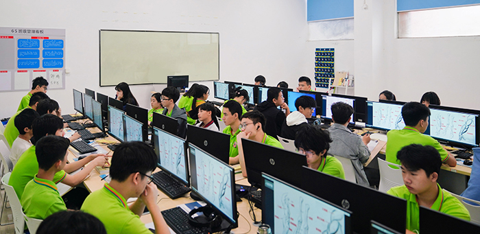 �»��������Ƽ�ѧУ��ѧ����