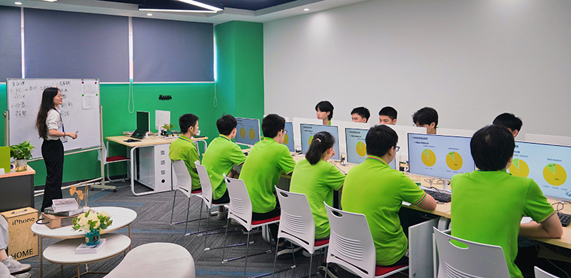 �»��������Ƽ�ѧУ��ѧ����