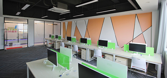 �»��������Ƽ�ѧУУ԰�Ļ�