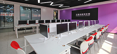 �»��������Ƽ�ѧУУ԰�Ļ�