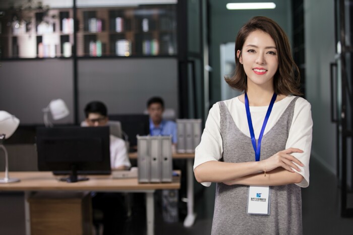 ���ռ���Ͷ�ݵ�4��С���� ���ɻ�����Ի���