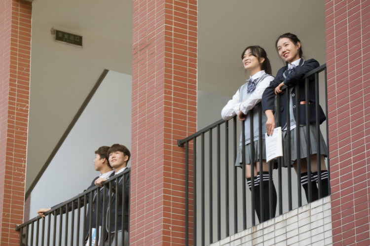 ���й����족������������+��