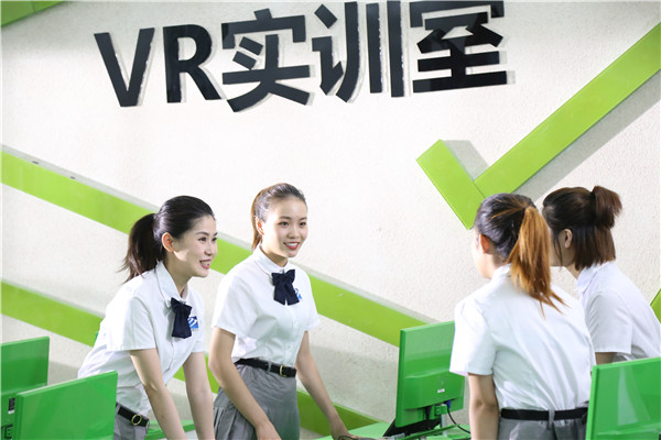 �����Լ��ɡ���γ�Ϊ�����Թ��Ķ�����ְ�ߣ�