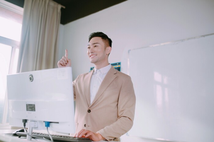 �����������ְ������