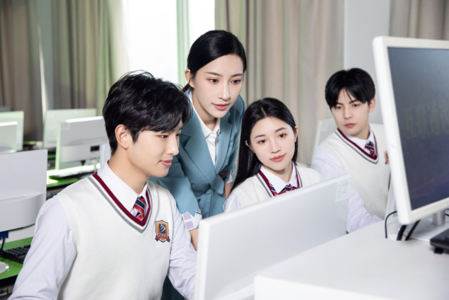 ��У���������б�ҵ�����ѡ������ļ���ѧУ��