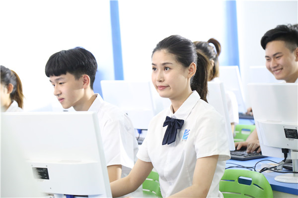 ʯ��ׯ�»�����ѧУ