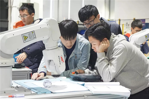 �������»�����ѧУ