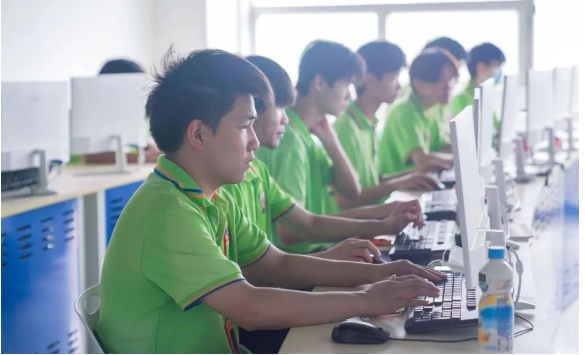 ����������ѡרҵ�����������»��μ��＾��У��ѯ�ᣡ