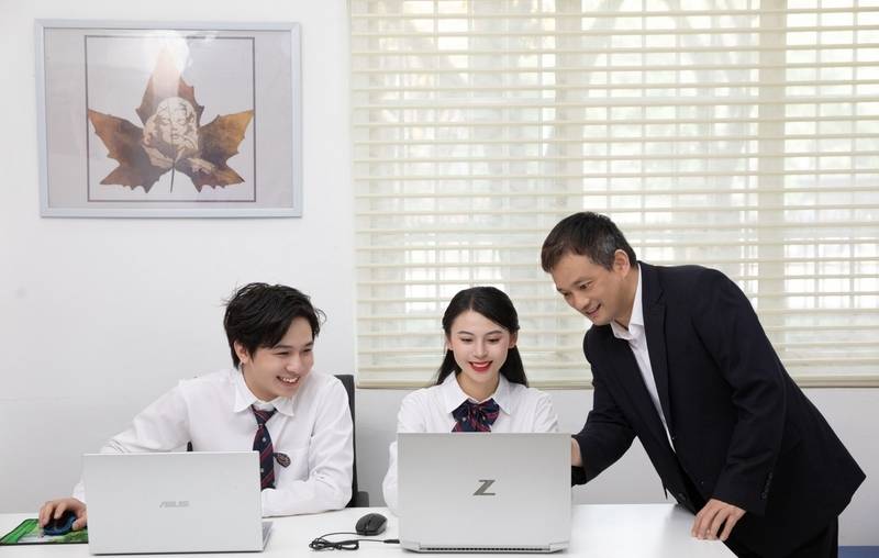 ����ѧ�������߾�ҵ������