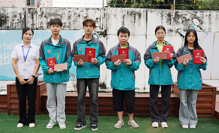 �»��������Ƽ�������Ŀ�׶���ʵѵ������ʽ