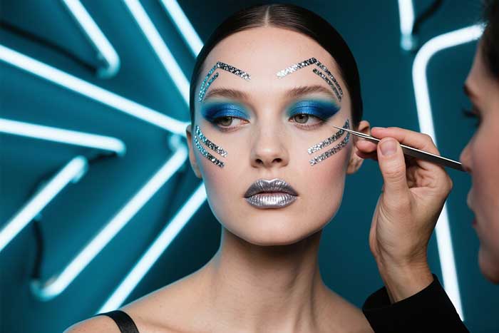 1757557728165889.jpg 制作美妆课程封面图.jpg